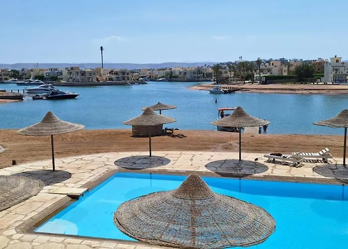 Fanadir Lagoon 2-bedroom Pool And Lagoon View Sleeps 4 Persons, Close To Abu Tig Marina, Mangroovy, And Kite Centers *